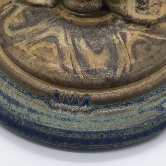 Vintage Signed Studio Art Pottery Covered Dish - Picture 11 of 13